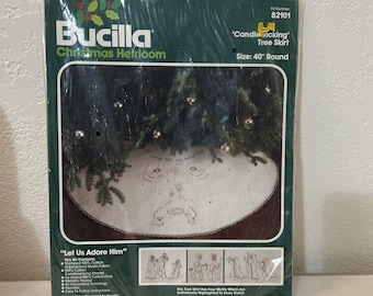 VTG Bucilla kerstboomrokkit Let Us Adore Him NIP Rare 40" rond 82101