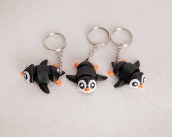 Articulated Penguin Keychain, 3D Printed Fidget Toy, Animal Lover Gift