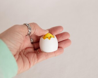 3D Printed Baby Chick Fidget Toy, Easter Egg Clicker, Spring Desk Toy