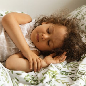Toddler Bed Linen Set. Cotton Satin Duvet Cover and Pillowcases. Botanical Pattern Print. Cotton Bedding for Kids. Floral Print Bed Linen. image 5
