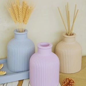 Minimalist cement vase, modern style vase, ribbed mini vase, cement vase, small vase