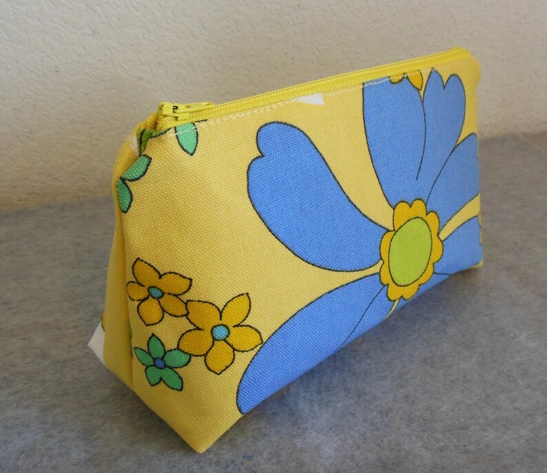 Cosmetic Bag  Floral Print Canvas image 0