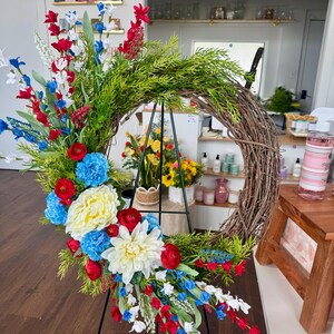 Couronne rouge, blanche et bleue de 18 à 20 pouces