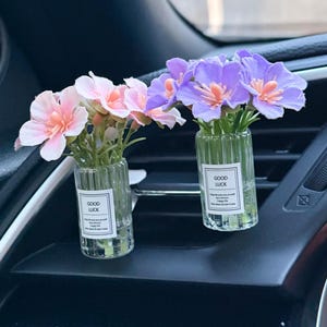 Mini Flower Car Diffuser, Refillable Vent Air Freshener, Natural Aroma (Mahogany Teak)