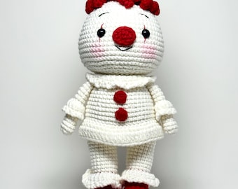 Bambola pagliaccio all'uncinetto: peluche amigurumi fatto a mano