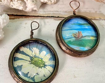 Miniature Daisy Painting: Handmade Glass Cabochon, Porthole Frame By CastawaysHall