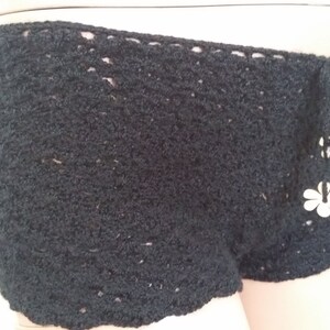 Lady's cotton , crochet shorts image 5