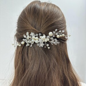 Bridal Pearl Hair Comb – Crystal & Pearl Wedding Hairpiece, Elegant Floral Hair Accessory for Bride or Bridesmaids