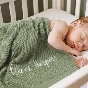パーソナライズされた刺繍入りベビーブランケット、男の子/女の子向けのカスタムベビーブランケット、柔らかく通気性のあるコットンニット、ウェルカムベビーブランケット、新生児ギフト