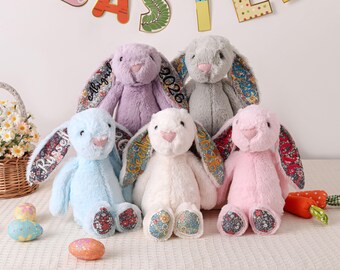 Peluche lapin floral personnalisé, souvenir brodé personnalisé, cadeau de Pâques pour bébé