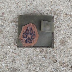 Cartera de piel para hombre. Hecho a mano. Lobo.