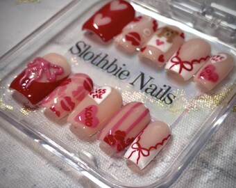 XO SLOTHBIE | Hand Painted Valentine Press On Nails | Romantic Art Glam