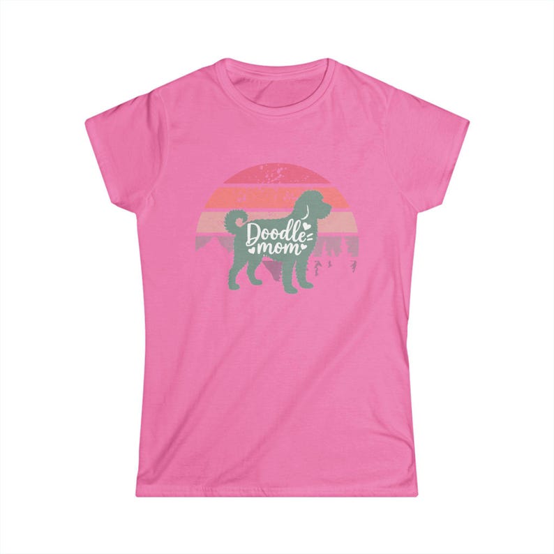Doodle Mom T-Shirt: Softstyle Tee for Dog Lovers Bild 6