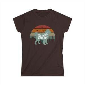 Doodle Mom T-Shirt: Softstyle Tee for Dog Lovers Bild 4