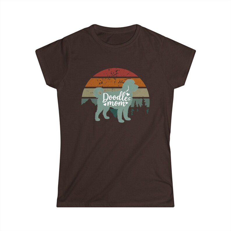 Doodle Mom T-Shirt: Softstyle Tee for Dog Lovers Bild 4