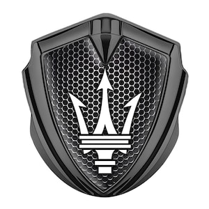 Adesivi Maserati, emblema in metallo con scudo, logo bombato lucido, accessori per auto, copertura in resina epossidica, distintivo, regalo, baule, parafango, uomo, papà, lui