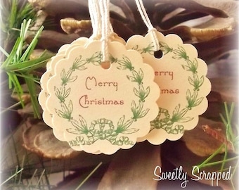 12 Merry Christmas Tags with Wreath Frame, Wrapping, Packaging, Red and Green