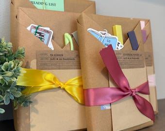 Blind Date with a Book (set of 2)