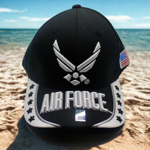 Amerikanskt flygvapenhatt. Svartvit keps med stjärnor och flaggmärke. Veteranhatt, svart USAF-hatt, veterangåva. Flygvapenhatt. Pensionerad USAF-hatt.