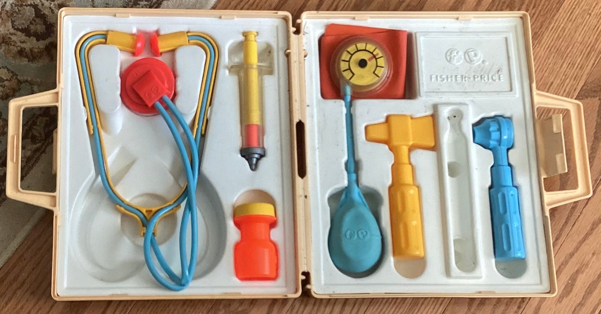 Fisher-price 1970s Medical Kit Near Complete - Etsy