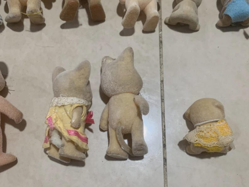Lote de 15 figuras usadas de Calico Critters o Sylvanian Families imagen 14