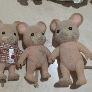 Lote de 15 figuras usadas de Calico Critters o Sylvanian Families imagen 7