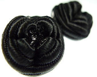 Clip on earrings, black thread