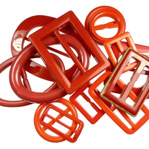 Vintage belt buckles red mix
