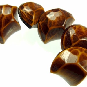 Buttons, brown faux wood resin 5pcs