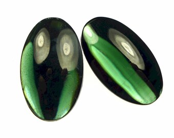 Glass cabochons emerald green oval