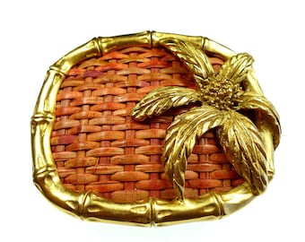 Belt buckles, gold tone tone metal flower with red straw
