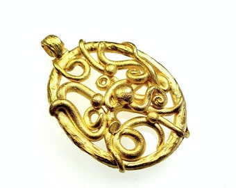 Pendant, matt gold tone abstract pattern