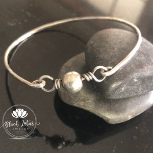 Pulsera apilable de plata de ley, pulsera de perlas navajo, pulsera de cuentas de plata de ley, pulsera sencilla