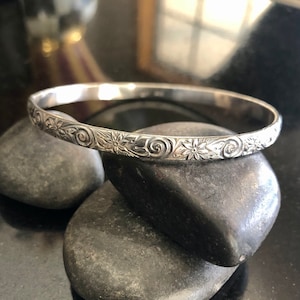 Sterling Silber Armreif, floraler Stapelarmreif, Stapelarmband, Schwergewichts-Armreif, Botanisch