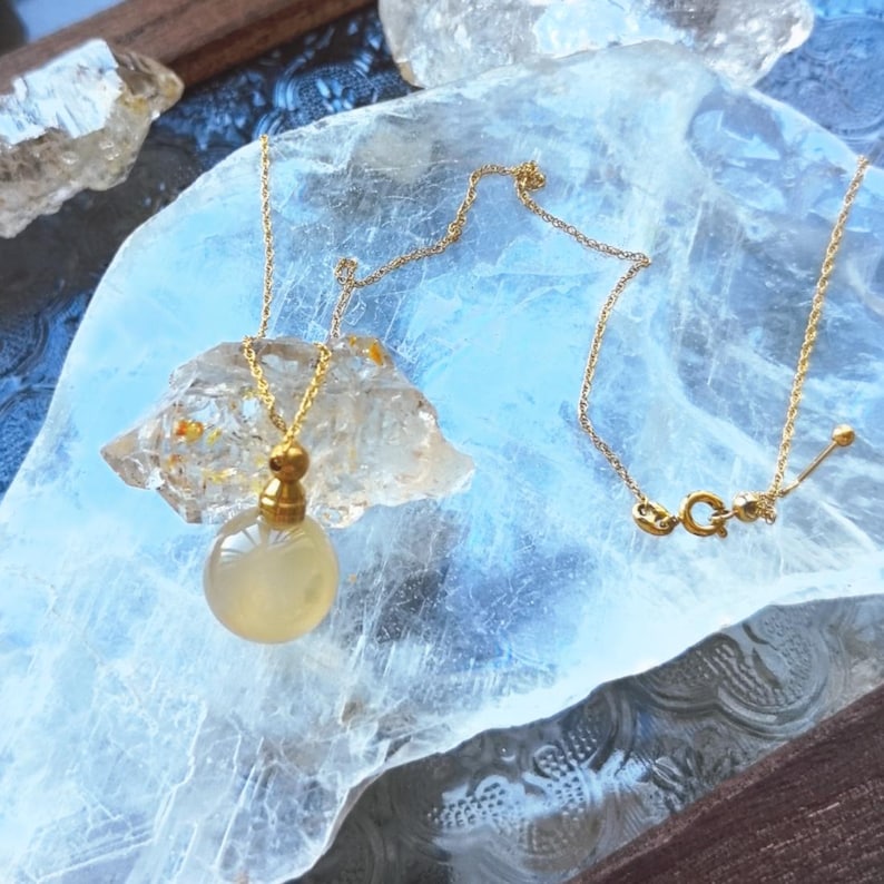Cherry Blossom Agate Necklace, Sacral Chakra Jewelry, Essential Oil Pendant, Crystal Perfume Bottle Necklace, Emotional Healing Pendant, Intimacy Support Jewelry, Aromatherapy Necklace for Women, Energy Healing Crystal Necklace, Spiritual Jewelry Gift, Handmade Boho Chakra Pendant, Crystal Amulet Necklace, Detox Energy Jewelry, Gemstone Oil Bottle Necklace, Raw Crystal Healing Jewelry, Gift for Empaths and Healers