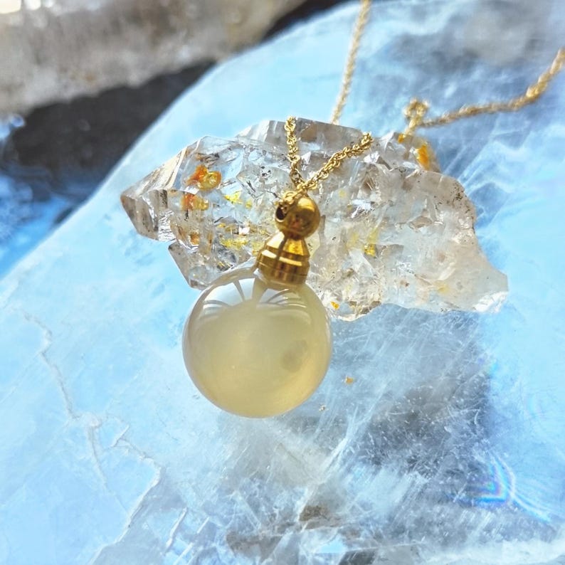 Cherry Blossom Agate Necklace, Sacral Chakra Jewelry, Essential Oil Pendant, Crystal Perfume Bottle Necklace, Emotional Healing Pendant, Intimacy Support Jewelry, Aromatherapy Necklace for Women, Energy Healing Crystal Necklace, Spiritual Jewelry Gift, Handmade Boho Chakra Pendant, Crystal Amulet Necklace, Detox Energy Jewelry, Gemstone Oil Bottle Necklace, Raw Crystal Healing Jewelry, Gift for Empaths and Healers