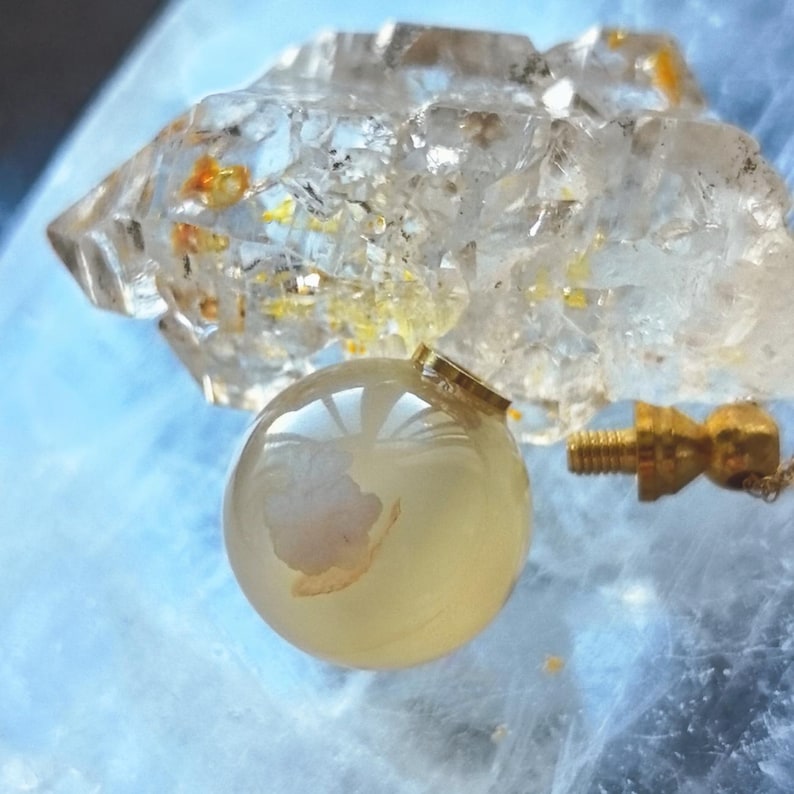 Cherry Blossom Agate Necklace, Sacral Chakra Jewelry, Essential Oil Pendant, Crystal Perfume Bottle Necklace, Emotional Healing Pendant, Intimacy Support Jewelry, Aromatherapy Necklace for Women, Energy Healing Crystal Necklace, Spiritual Jewelry Gift, Handmade Boho Chakra Pendant, Crystal Amulet Necklace, Detox Energy Jewelry, Gemstone Oil Bottle Necklace, Raw Crystal Healing Jewelry, Gift for Empaths and Healers