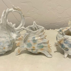 Set antico di porcellana figurativa a forma di conchiglia della Royal Bayreuth Bavaria (3 pezzi)