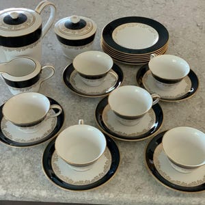 Vintage Kokura Ware Japanese China Tea Set, Two-Tone w/ Gilt details, 21 pieces