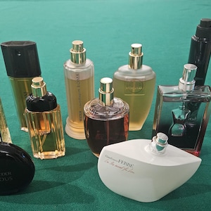 Coleção de perfumes.