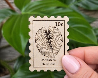 Monstera Deliciosa Wood Magnet – Swiss Cheese Plant Decor, Botanical Kitchen Accent
