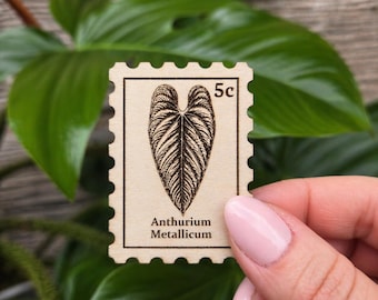 Anthurium Metallicum Magnet – Laser Cut Wood Fridge Decor, Moody Botanical Leaf Collection