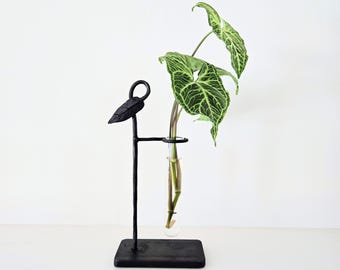 Hand-Forged Iron Leaf Propagation Station: Industrial Plant Decor