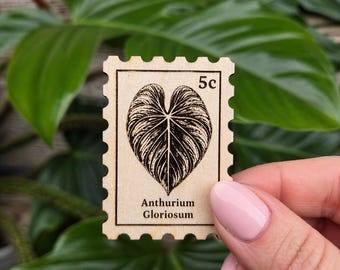 Anthurium Gloriosum Magnet – Velvet Leaf Plant Magnet, Wooden Fridge Decor, Rare Houseplant Gift, Anthurium Leaf Collection