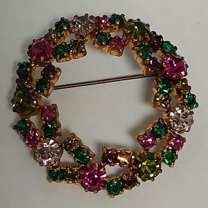 Vintage multicolored round Decorative Pin Brooch