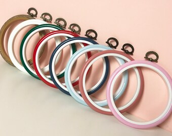 Flexi Hoop - 1x Flexible Plastic Embroidery Hoop - Choose from 8 colours - 4 inch or 2.5 inch Diameter