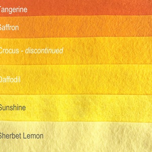 Peut inclure: Six &eacute;chantillons de feutre dans des tons d'orange et de jaune. Les &eacute;chantillons sont &eacute;tiquet&eacute;s de haut en bas&nbsp;: Tangerine, Safran, Crocus - discontinu&eacute;, Jonquille, Soleil et Citron Sorbet.