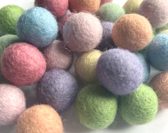 CONFETTI PASTELS - Pack of 32 Assorted Wool Felted Balls - 2cm diameter