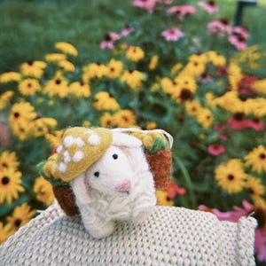 Needle Felted White Lamb Ornament: Handmade Wool Mushroom Hat Sheep, Cottagecore Hanging Decor – Biodegradable