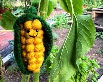 Needle Felt Corn Keychain – Handmade Wool Bag Charm – Felt Fruit Keyring – Biodegradable Ornament